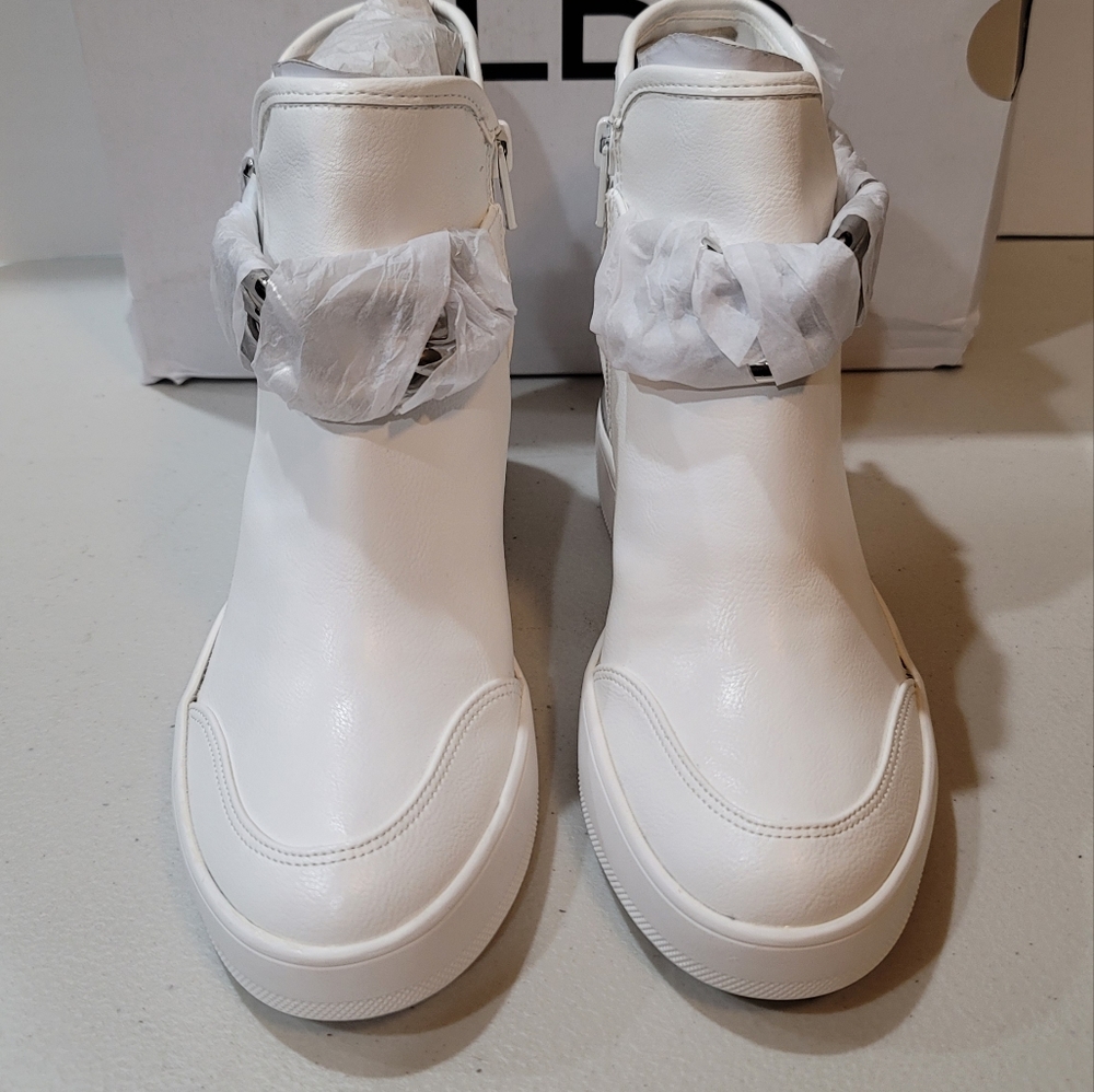 Women Fashion Wedge Athletic Sneakers, White – Size 6 B